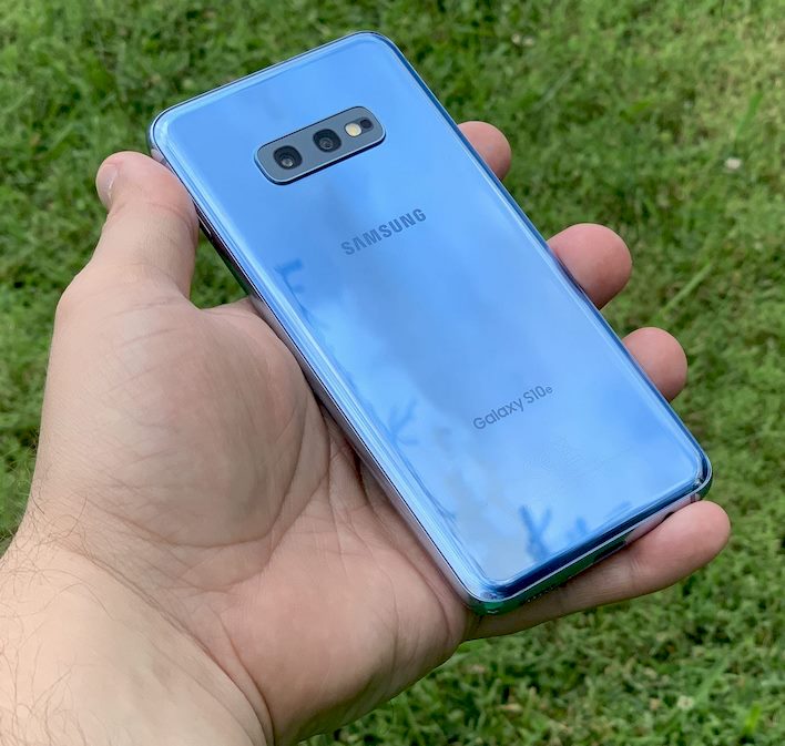 Samsung Galaxy S10e Review: Every Bit A Flagship For Less | HotHardware