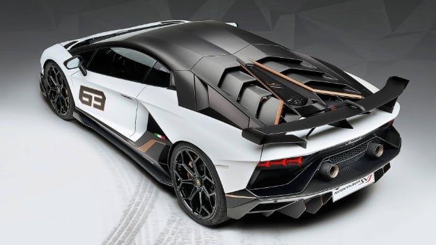 Lamborghini Aventador SVJ — 770-сильный Beastmobile с двигателем V12 и двигателем V12 из углеродного волокна