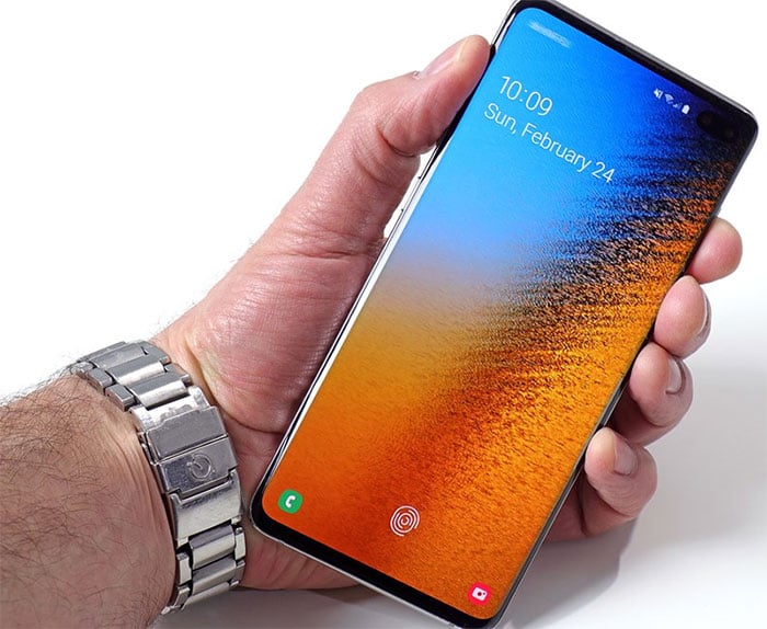 Hide Your Galaxy S10's Punch Hole Cutout With These Amazing Wallpapers |  HotHardware