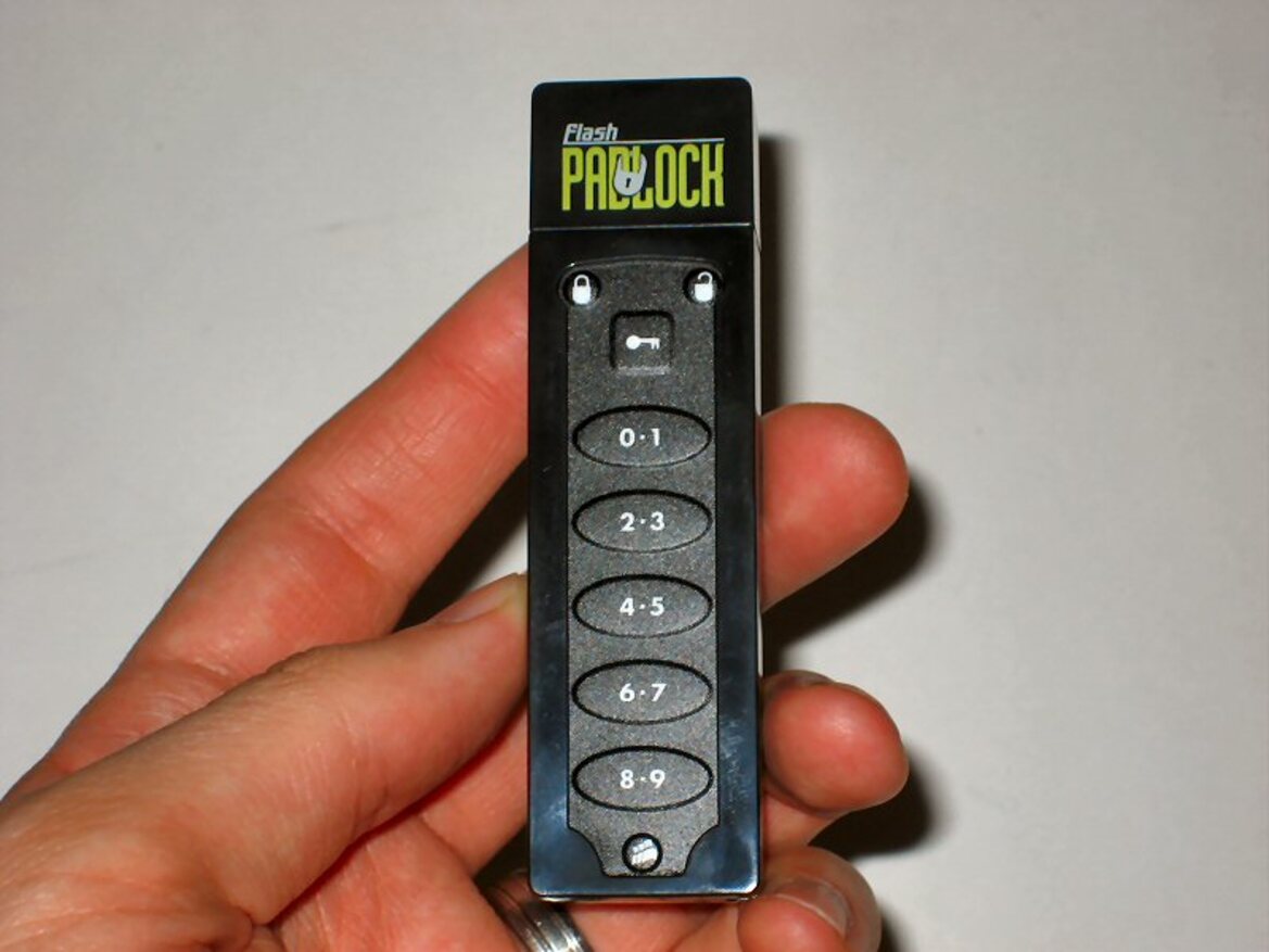 Corsair Flash Padlock USB Drive