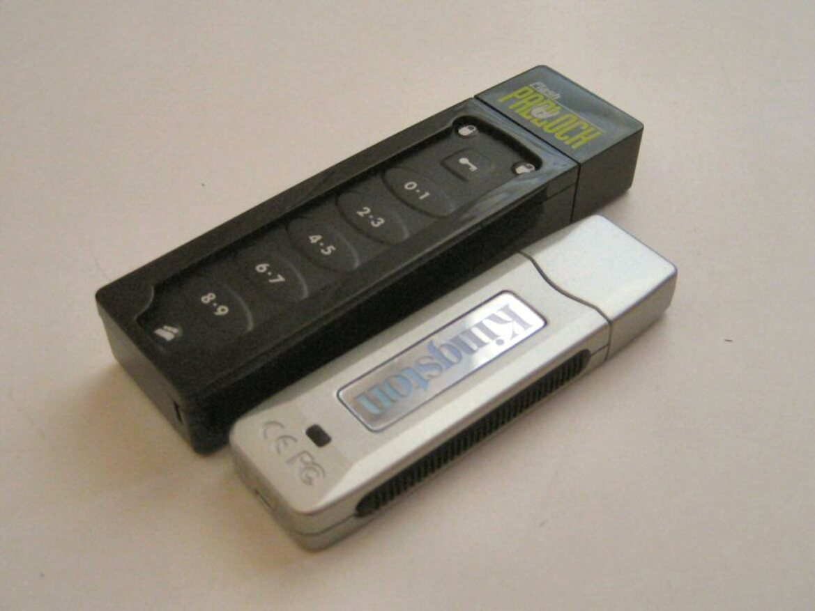Corsair Flash Padlock USB Drive