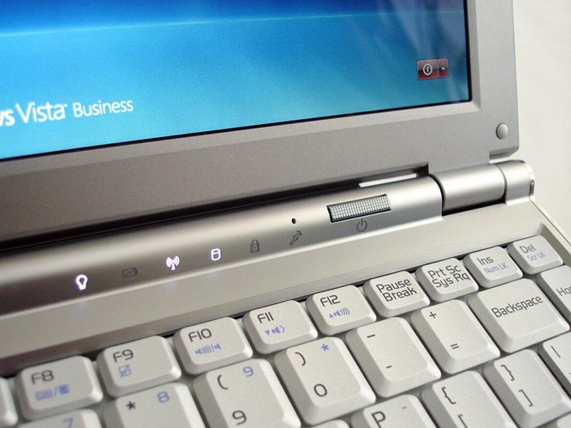 ASUS U6S Ultraportable Notebook