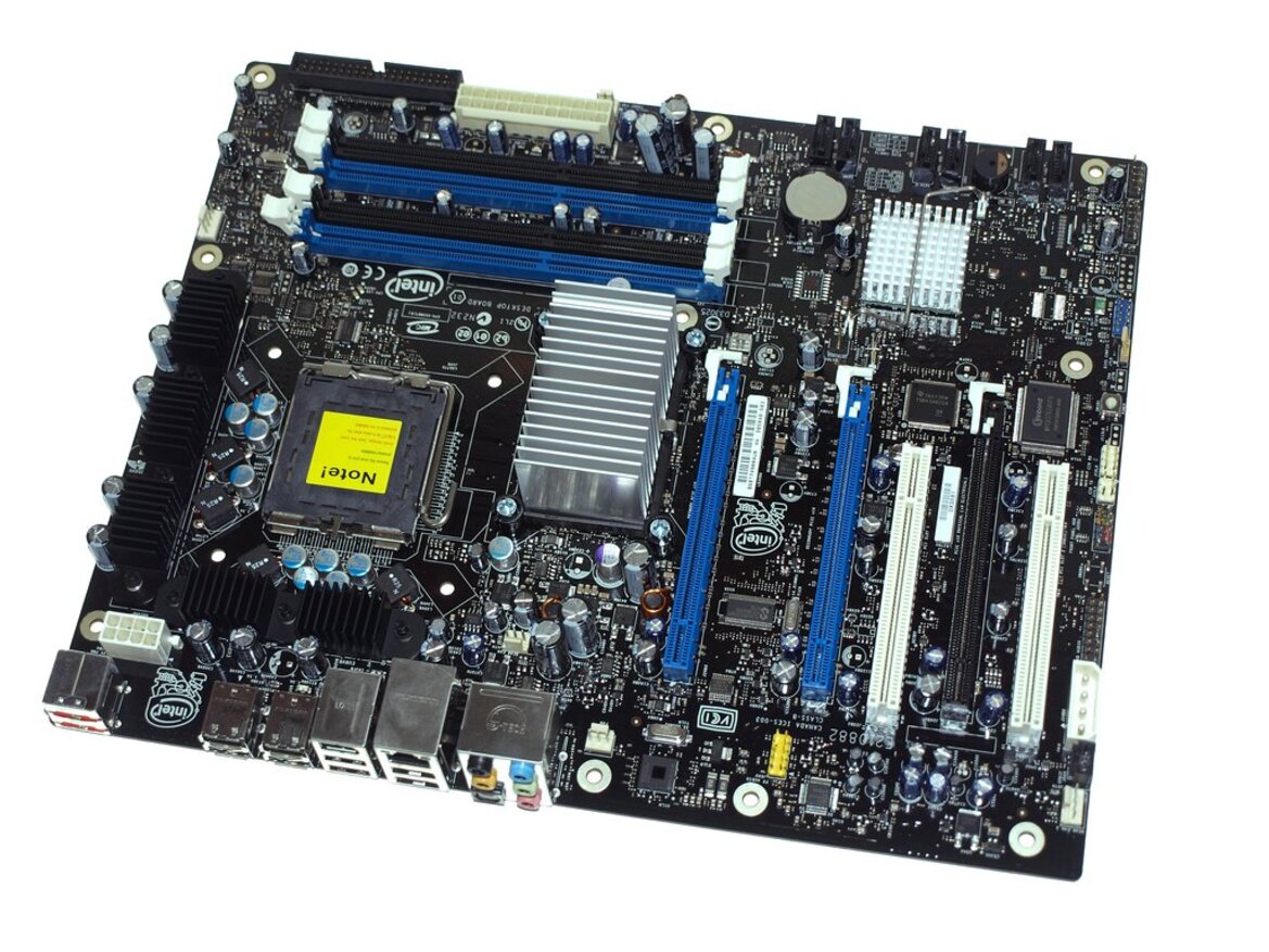 Intel Skulltrail Unleashed: Core 2 Extreme QX9775 x 2