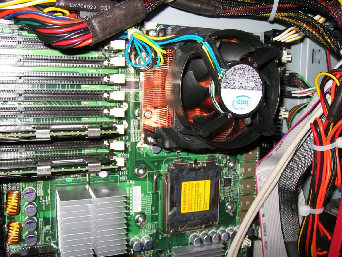 Intel Skulltrail Unleashed: Core 2 Extreme QX9775 x 2
