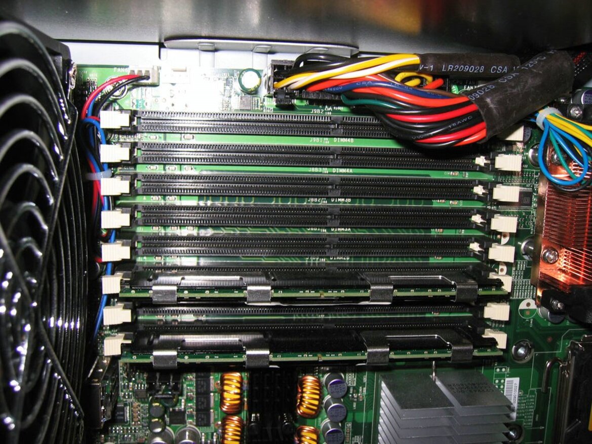 Intel Skulltrail Unleashed: Core 2 Extreme QX9775 x 2