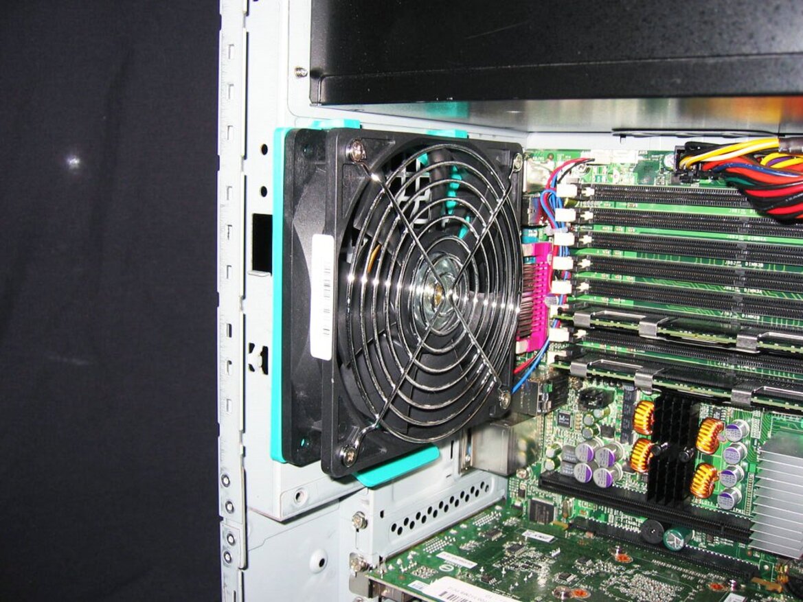 Intel Skulltrail Unleashed: Core 2 Extreme QX9775 x 2