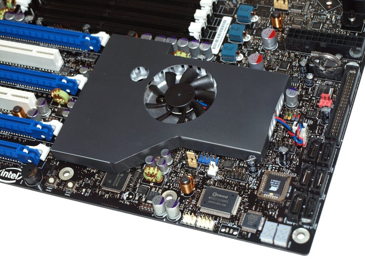 Intel Skulltrail Unleashed: Core 2 Extreme QX9775 x 2