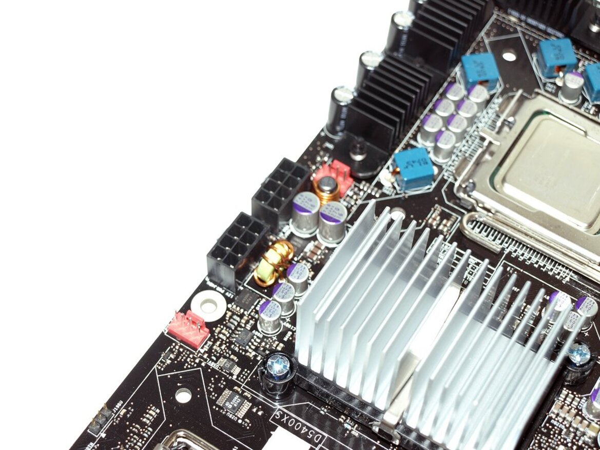 Intel Skulltrail Unleashed: Core 2 Extreme QX9775 x 2