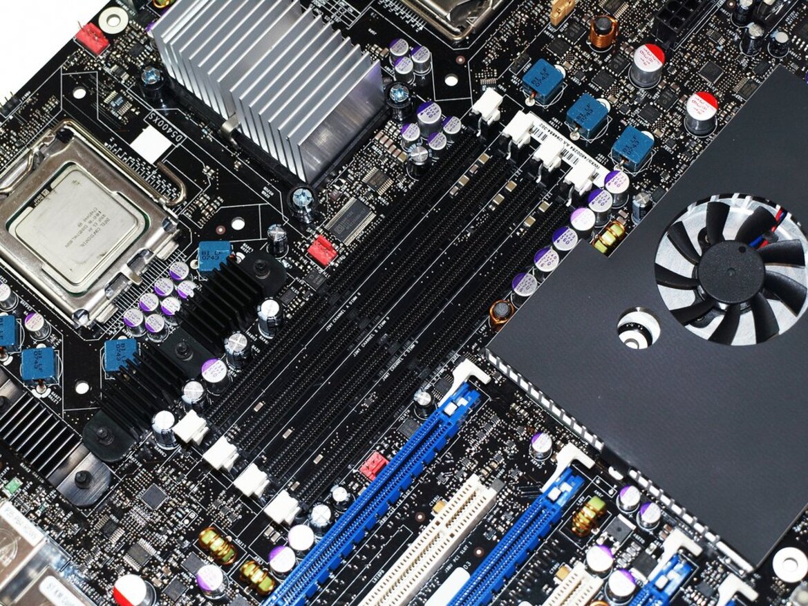 Intel Skulltrail Unleashed: Core 2 Extreme QX9775 x 2
