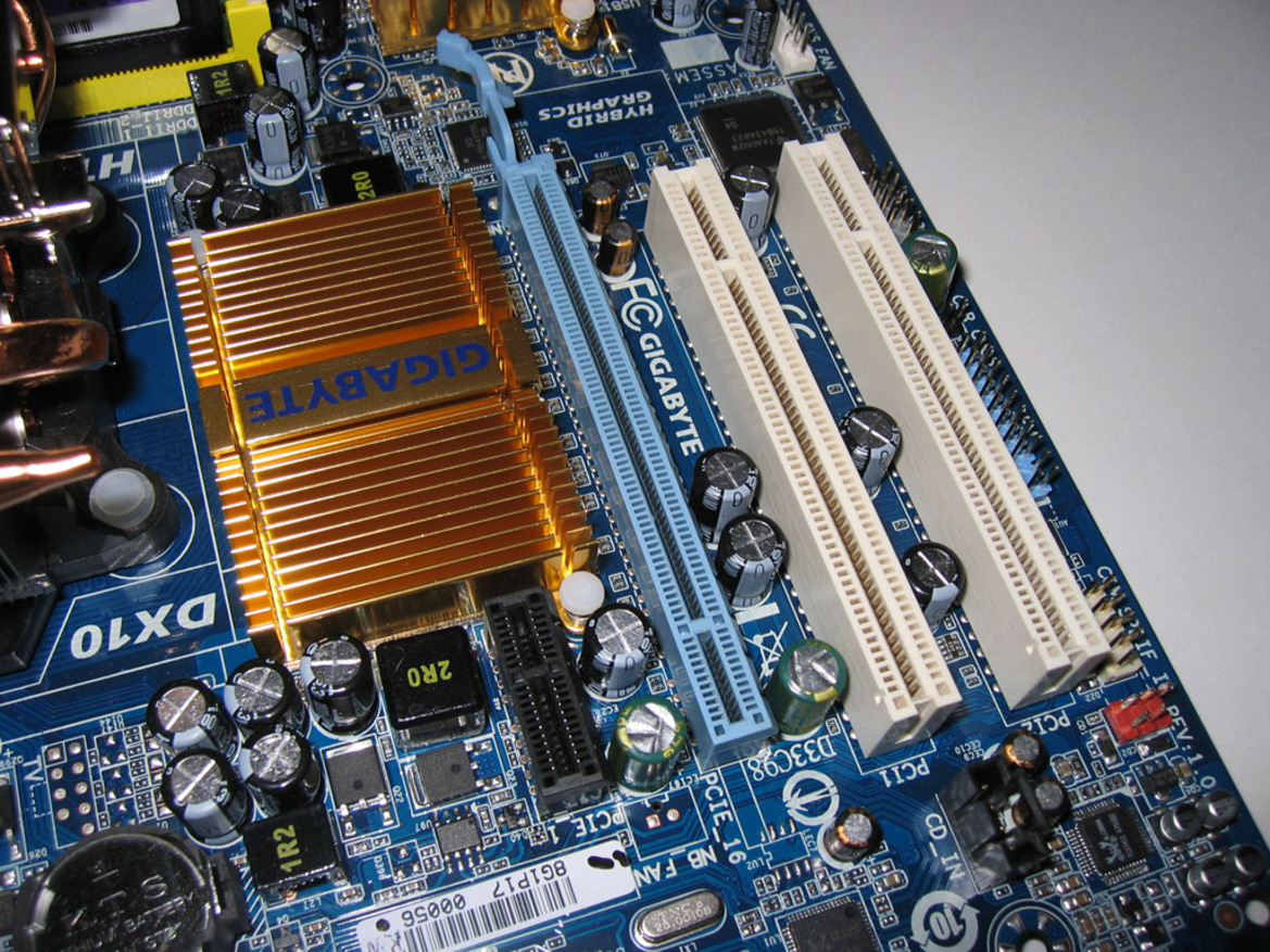 AMD 780G Chipset and Athlon X2 4850e Preview 