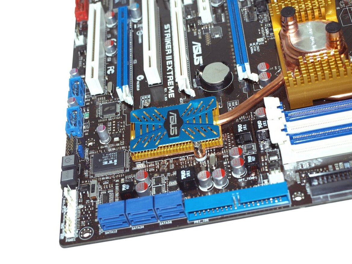 NVIDIA nForce 790i SLI Ultra and GeForce 9800 GX2