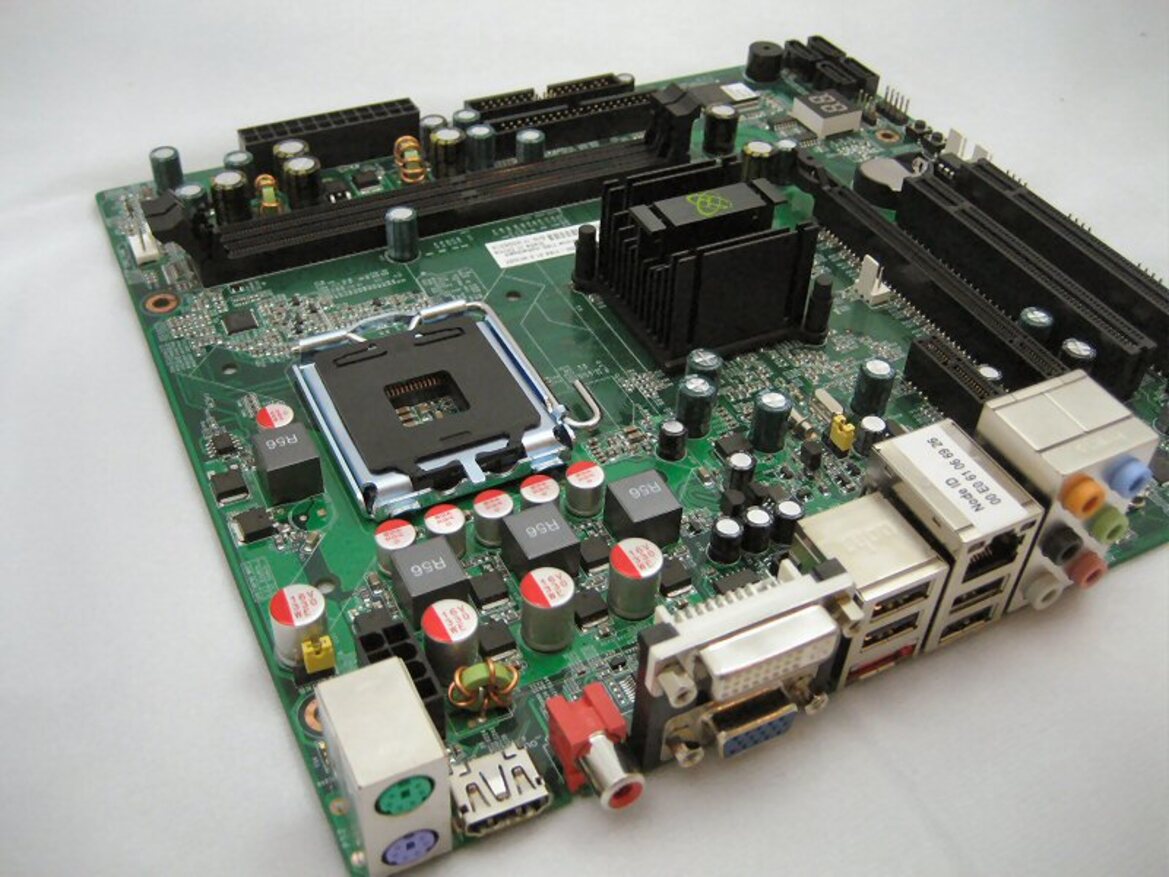 XFX nForce 630i GeForce 7150 Motherboard
