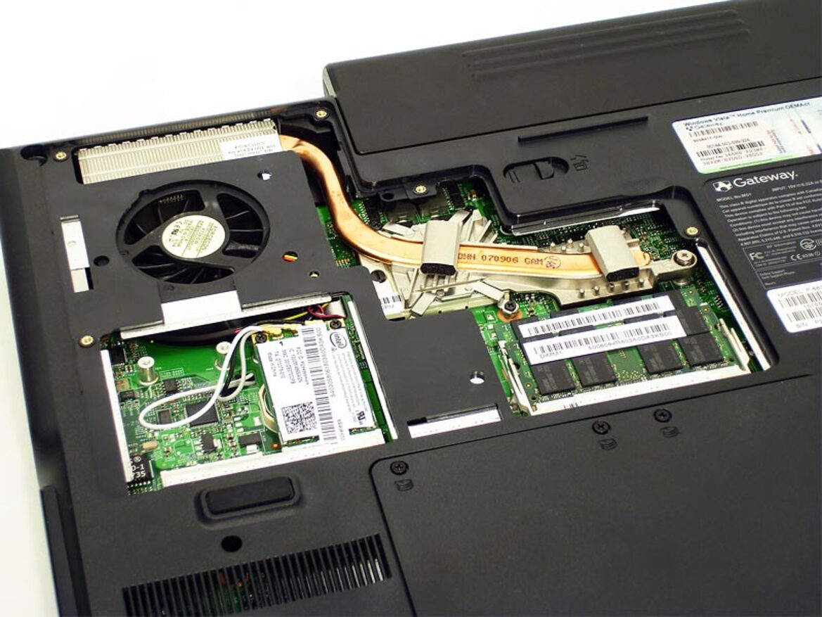 Gateway P-6831FX Gaming Notebook