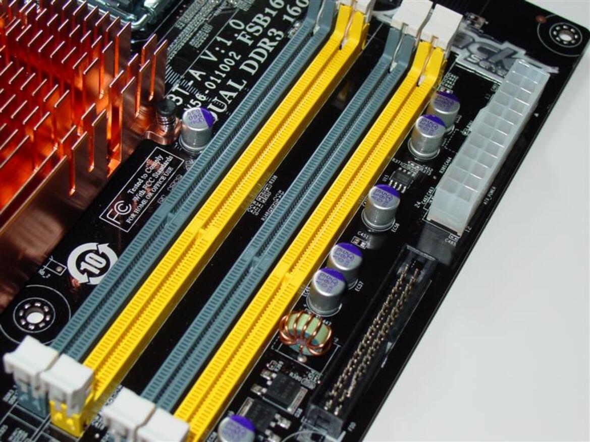Intel X48 Motherboard Round-up: ASUS, ECS, & Intel