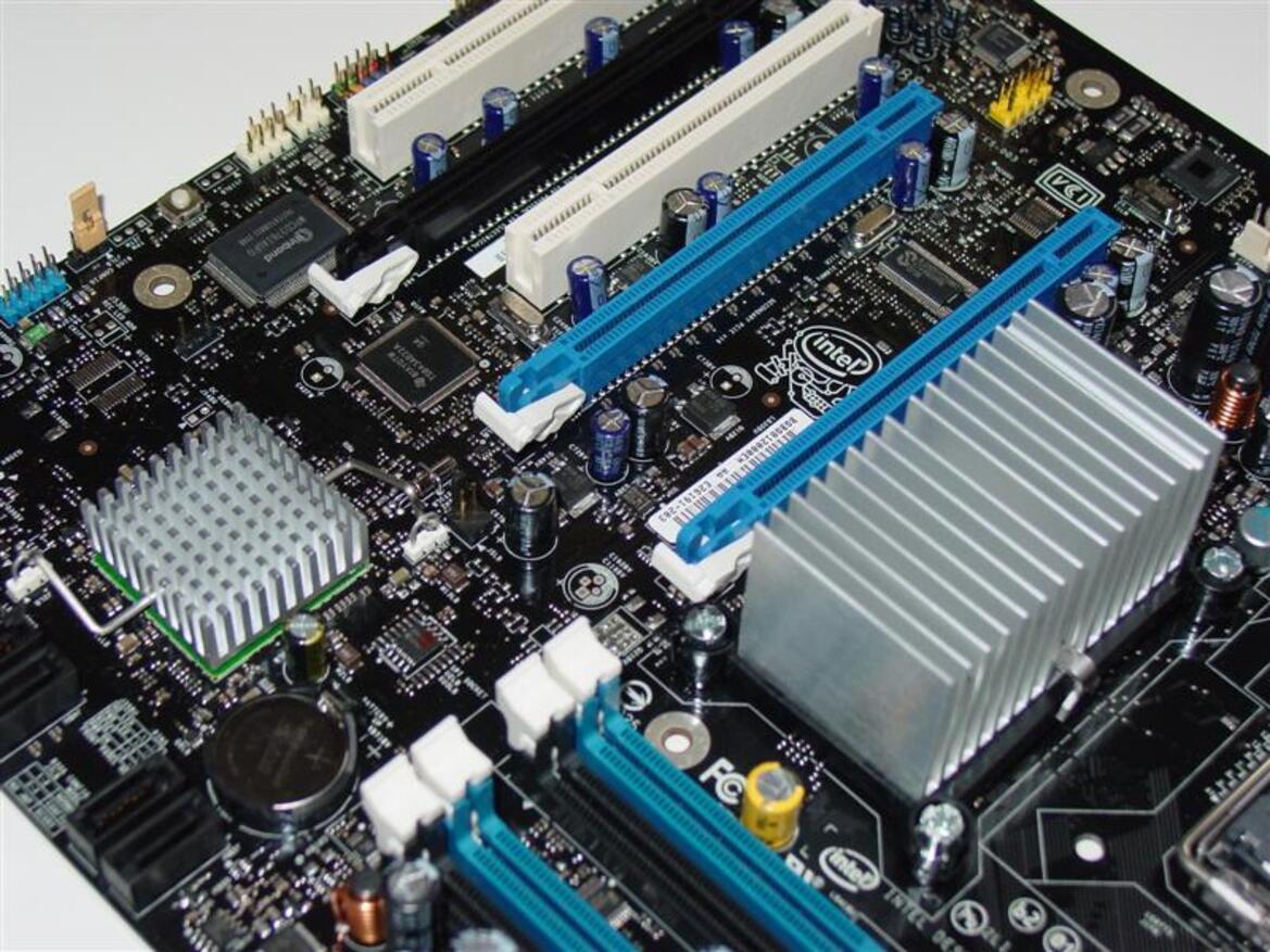 Intel X48 Motherboard Round-up: ASUS, ECS, & Intel