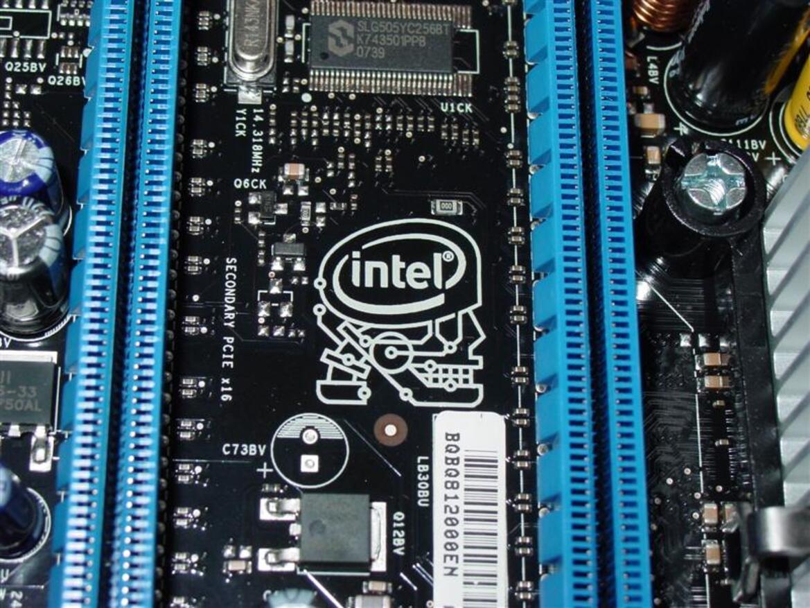 Intel X48 Motherboard Round-up: ASUS, ECS, & Intel