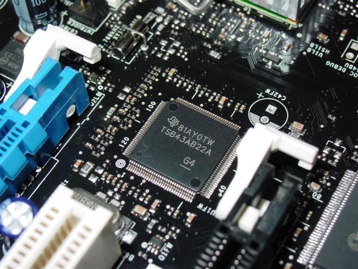 Intel X48 Motherboard Round-up: ASUS, ECS, & Intel