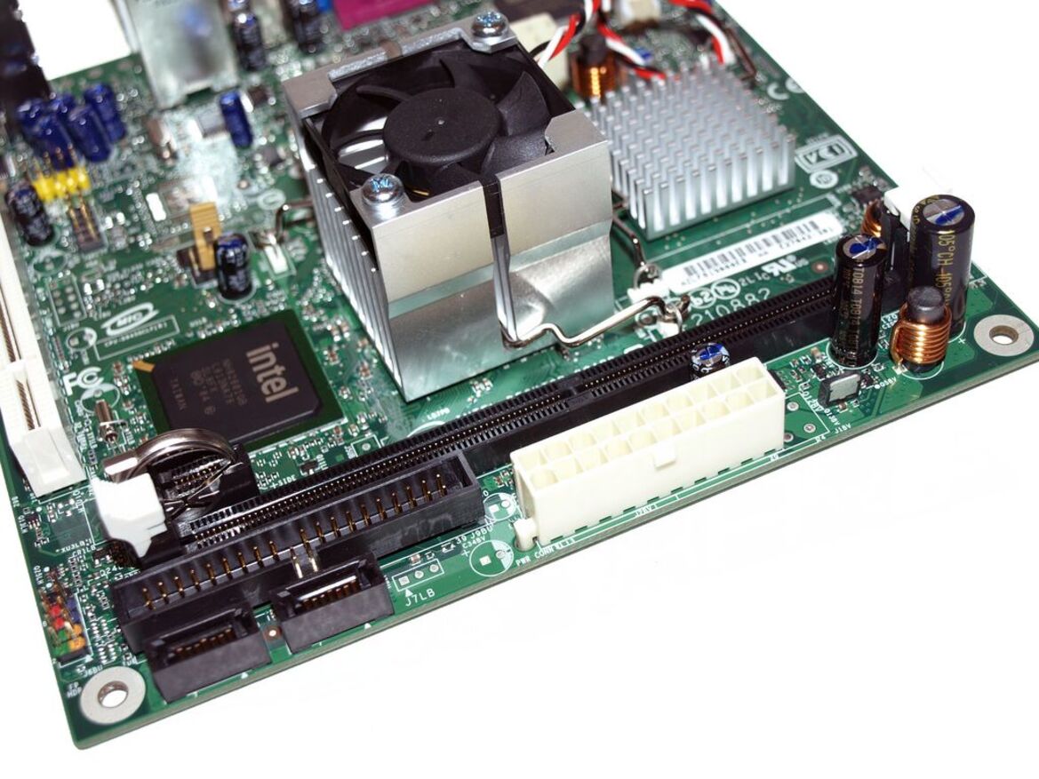 VIA Nano L2100 vs. Intel Atom 230: Head to Head