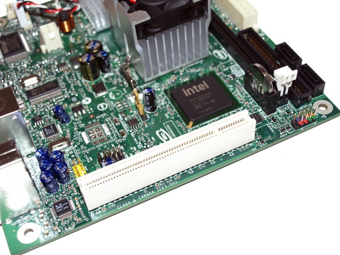 VIA Nano L2100 vs. Intel Atom 230: Head to Head