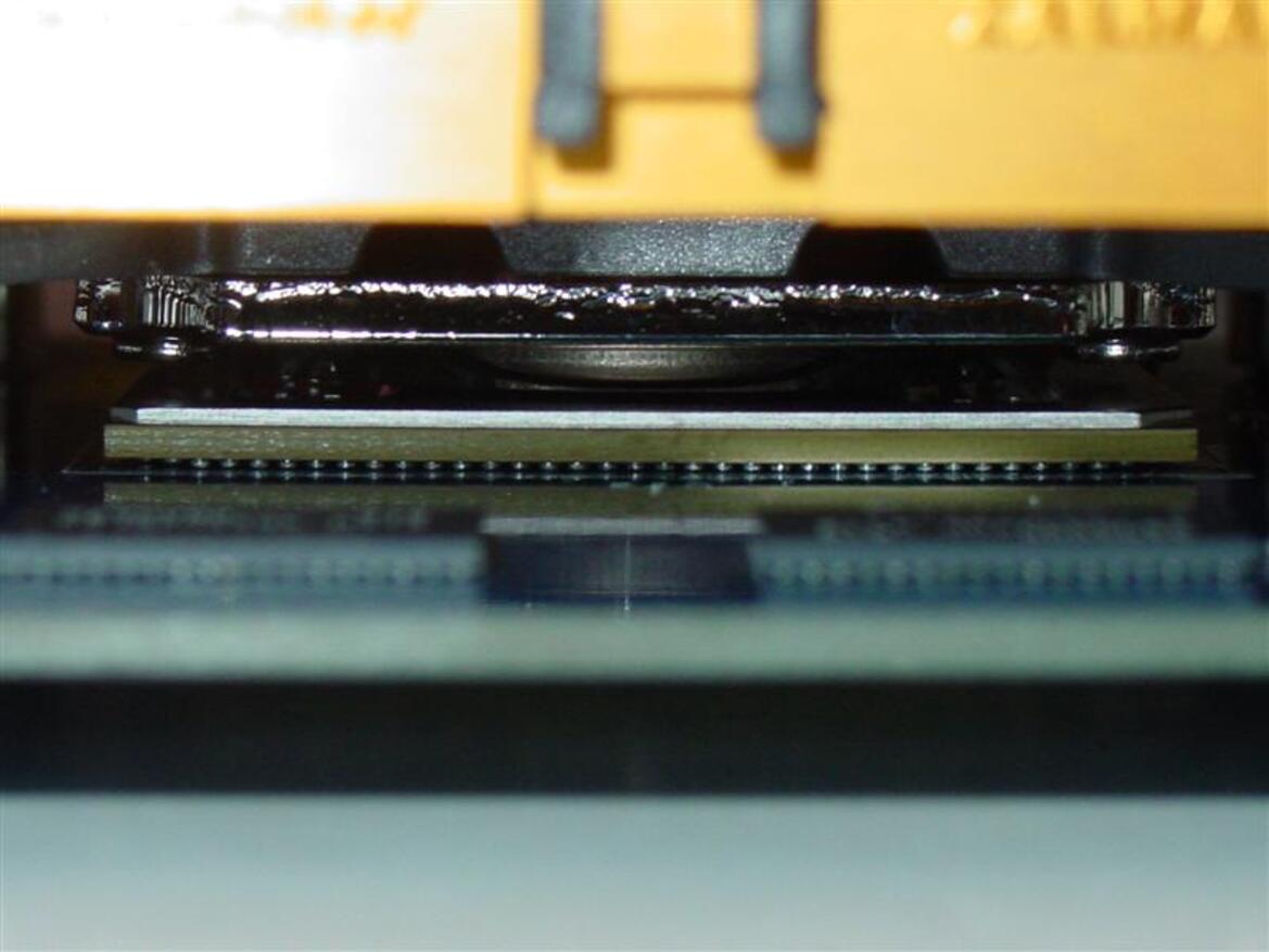 Gigabyte and Palit GeForce 9800 GT Face Off