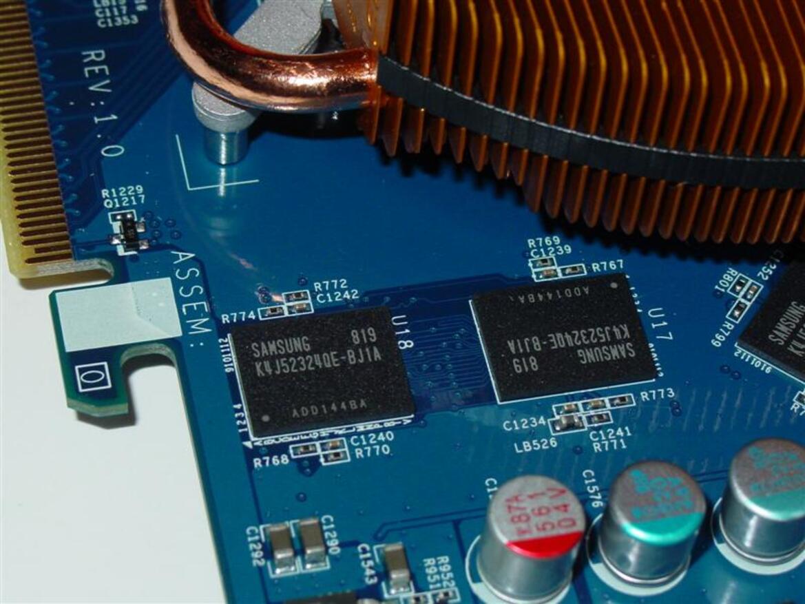 Gigabyte and Palit GeForce 9800 GT Face Off
