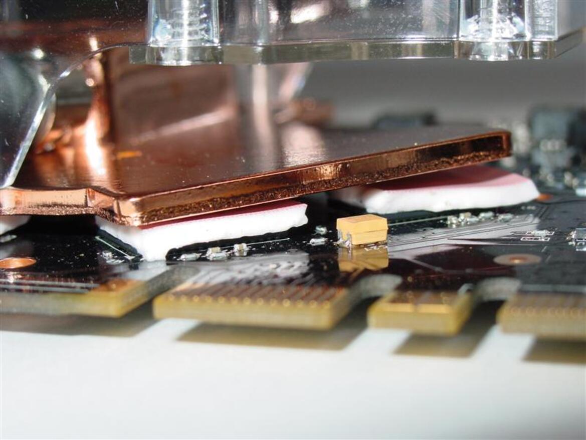 ECS GeForce 9800 GTX+ Hydra, Liquid Cooled SLI