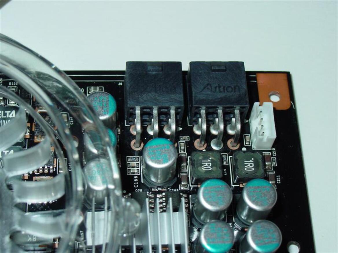 ECS GeForce 9800 GTX+ Hydra, Liquid Cooled SLI