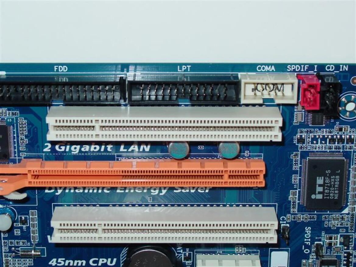 Gigabyte GA-EP45-UD3P Ultra Durable 3 Motherboard
