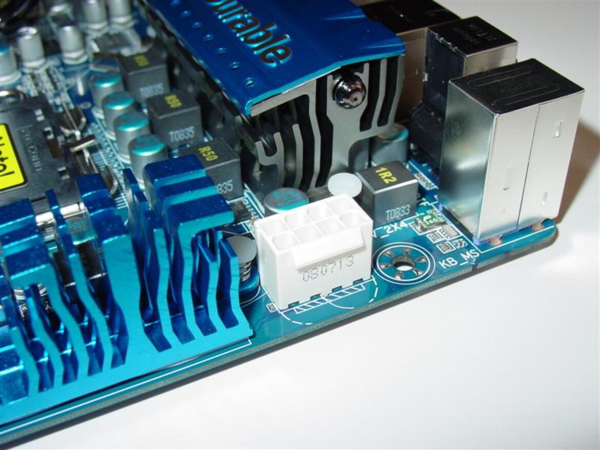 Gigabyte GA-EP45-UD3P Ultra Durable 3 Motherboard