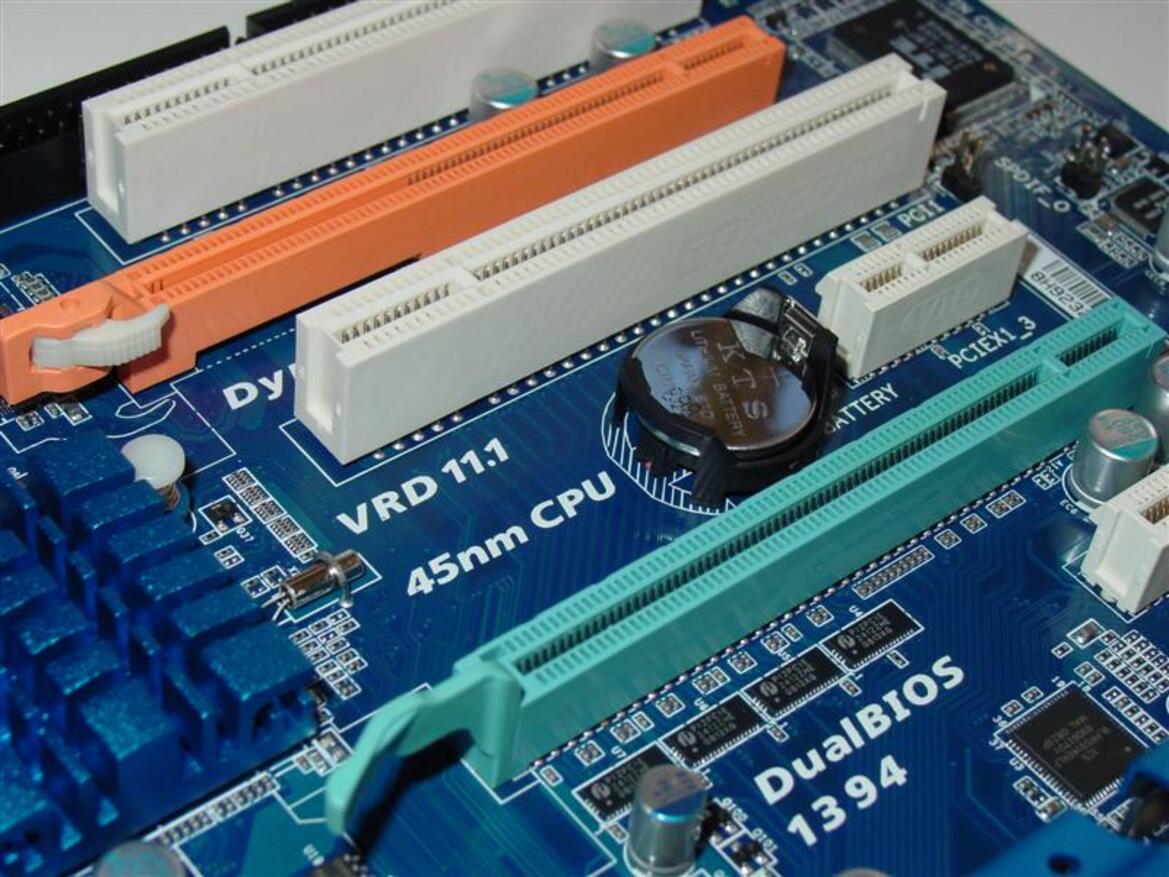 Gigabyte GA-EP45-UD3P Ultra Durable 3 Motherboard
