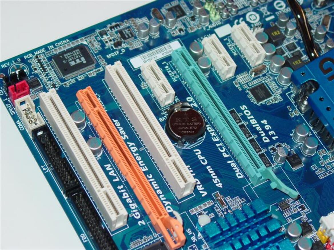 Gigabyte GA-EP45-UD3P Ultra Durable 3 Motherboard