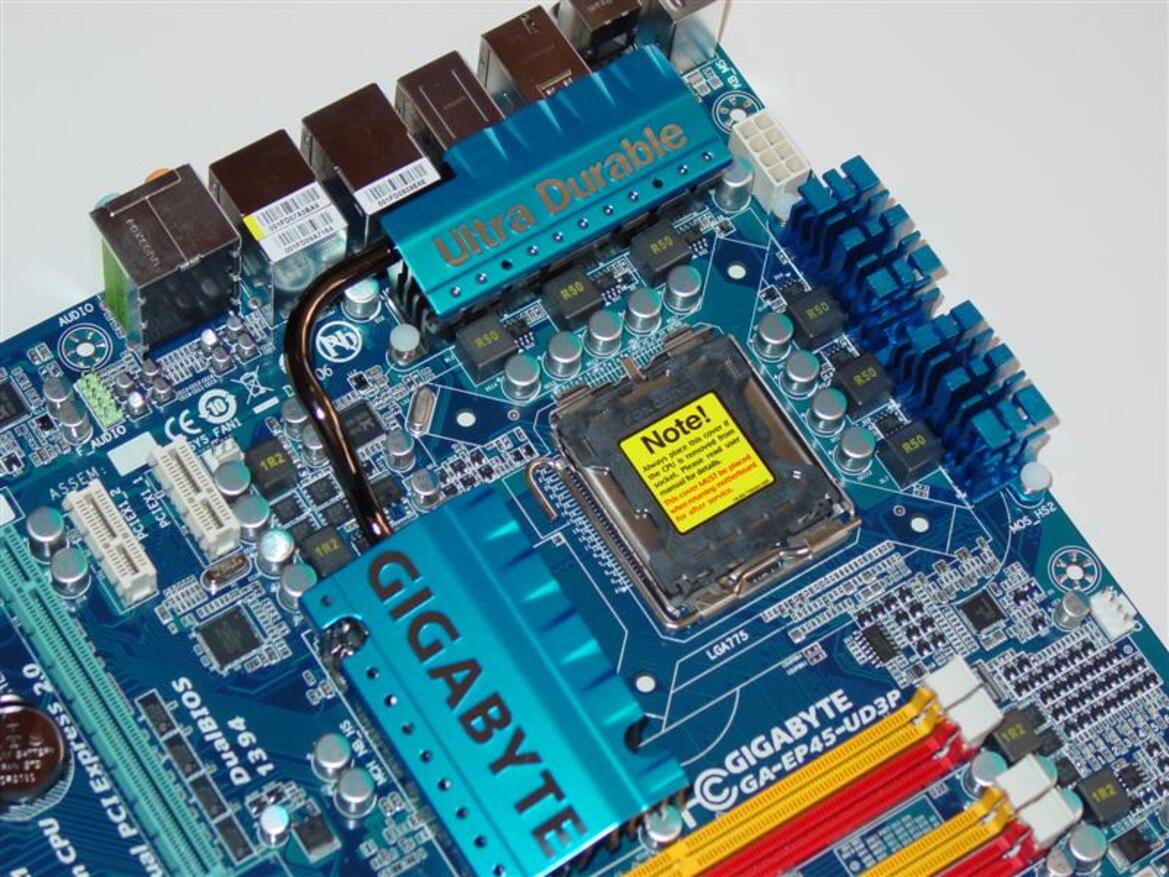 Gigabyte GA-EP45-UD3P Ultra Durable 3 Motherboard