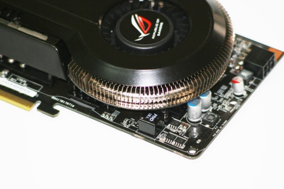 Asus EN9800GT Matrix GeForce 9800GT