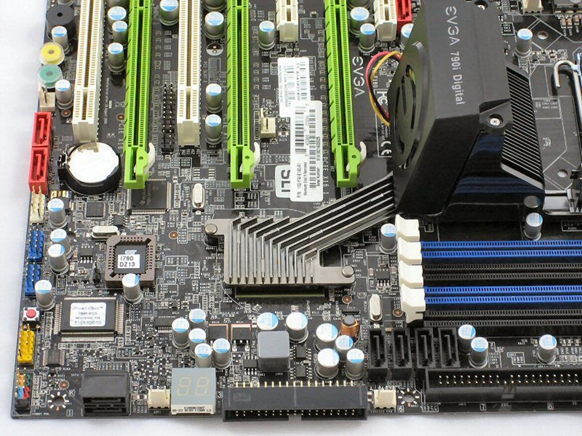 EVGA nForce 790i SLI FTW Digital PWM Motherboard