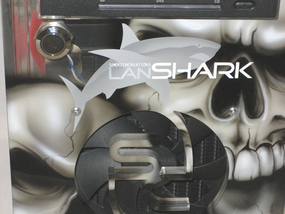 Smooth Creations LANShark Extreme Gaming Rig