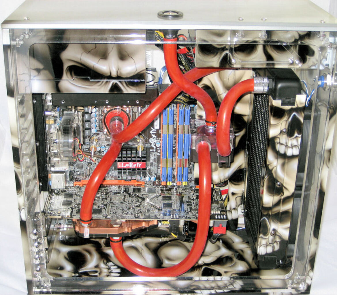 Smooth Creations LANShark Extreme Gaming Rig