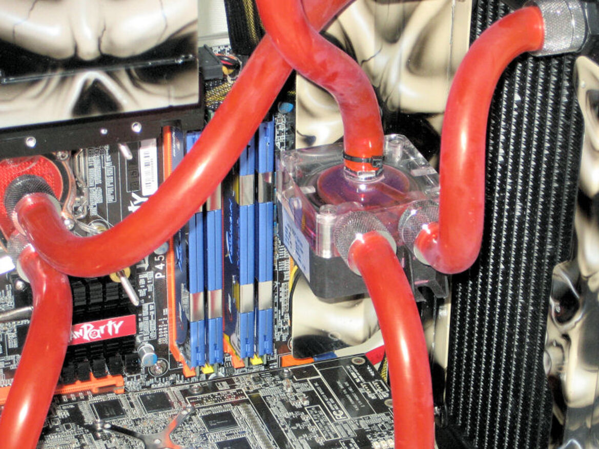 Smooth Creations LANShark Extreme Gaming Rig