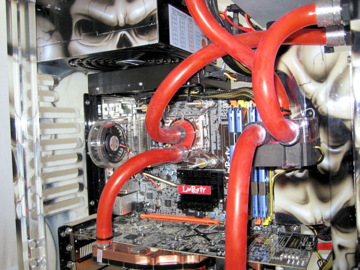 Smooth Creations LANShark Extreme Gaming Rig