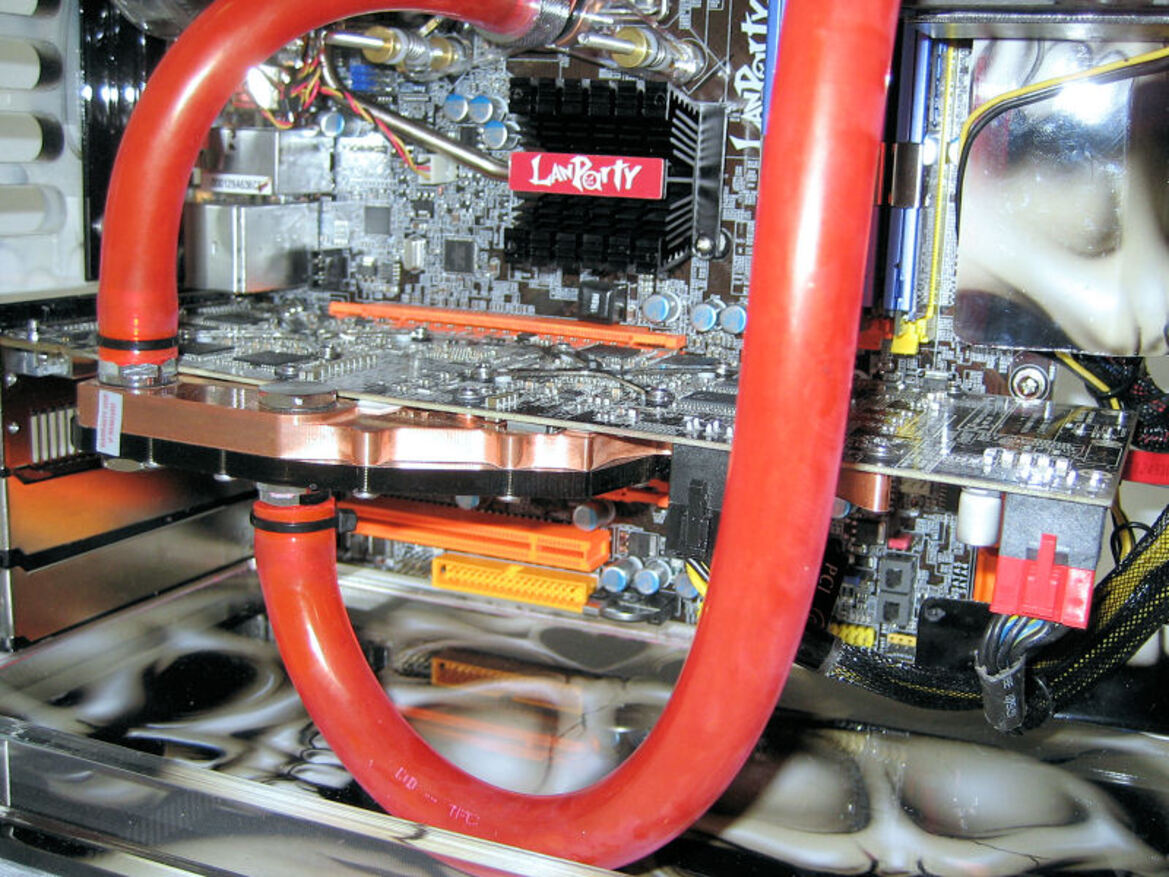 Smooth Creations LANShark Extreme Gaming Rig