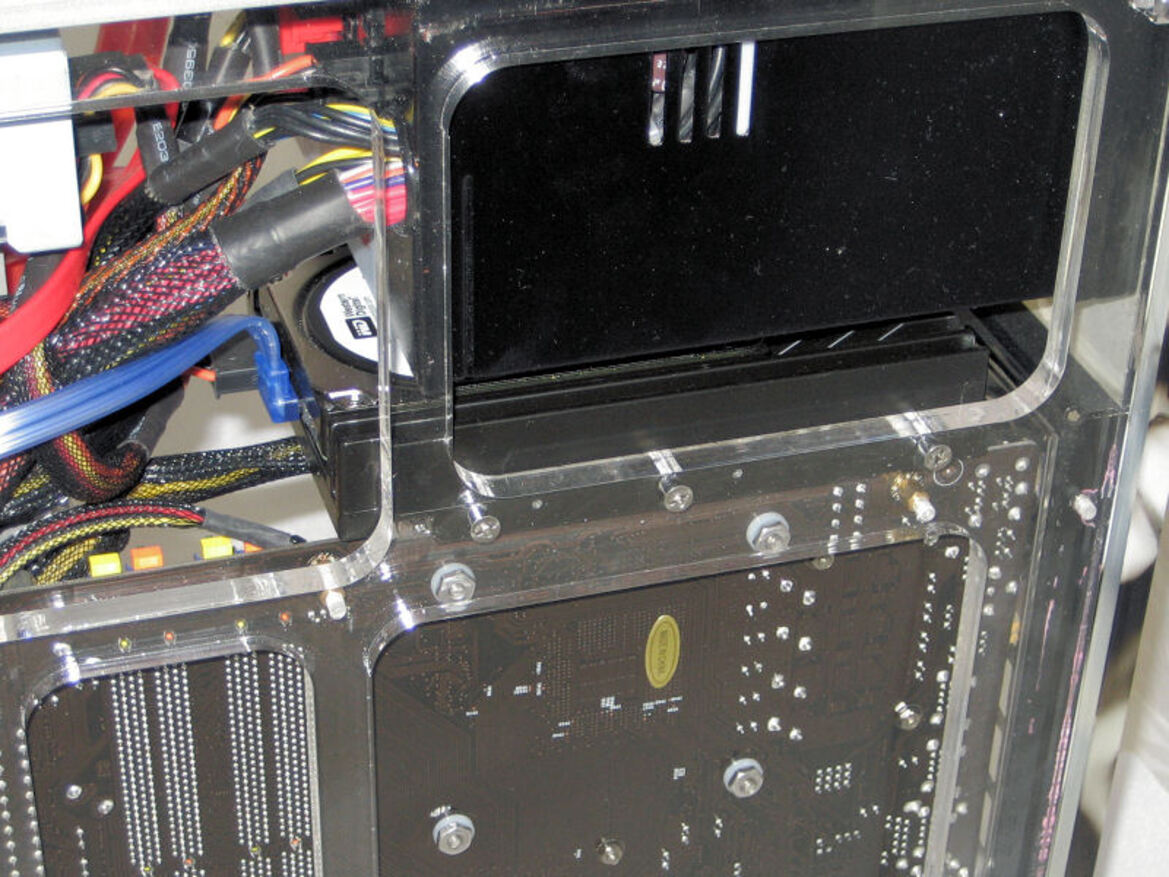 Smooth Creations LANShark Extreme Gaming Rig