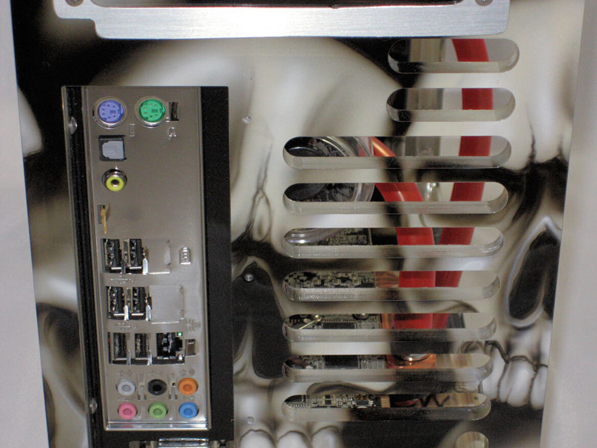 Smooth Creations LANShark Extreme Gaming Rig