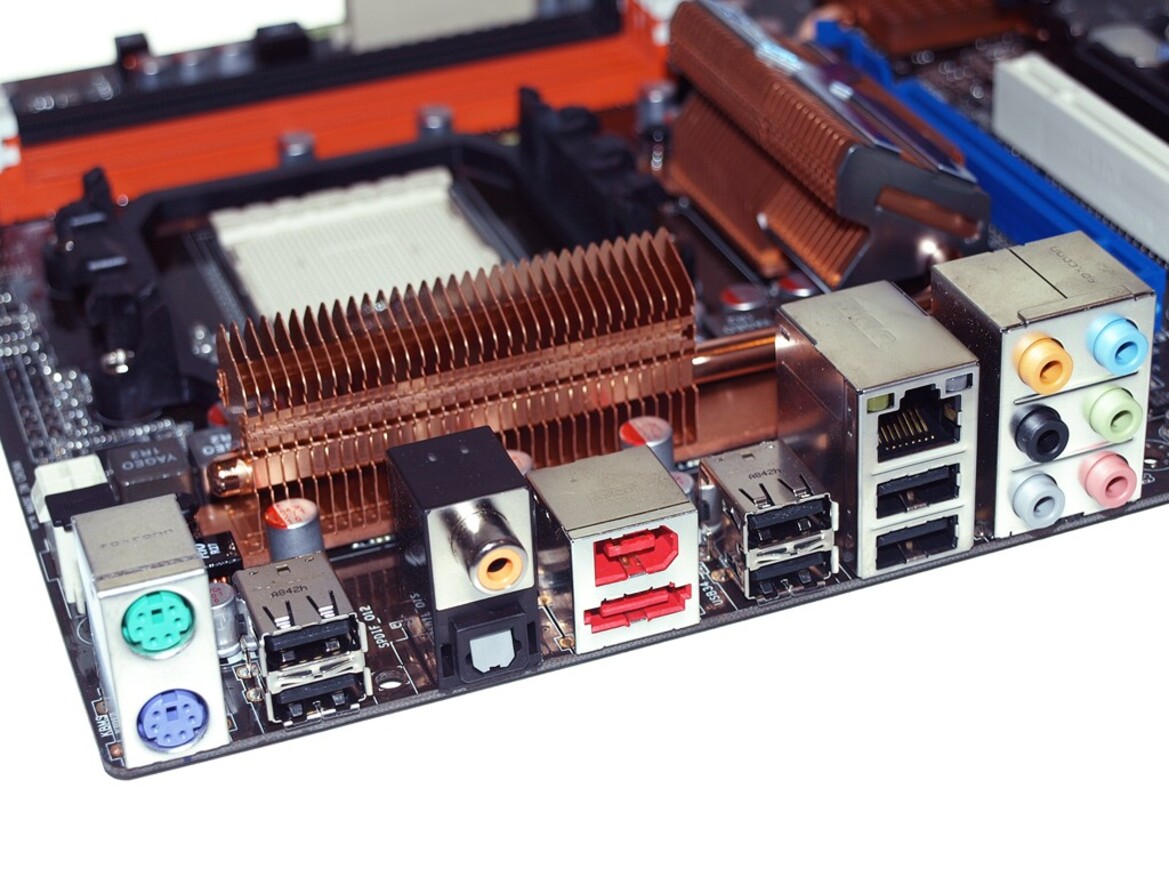 AMD Phenom II X4 810 and X3 720 BE Processors