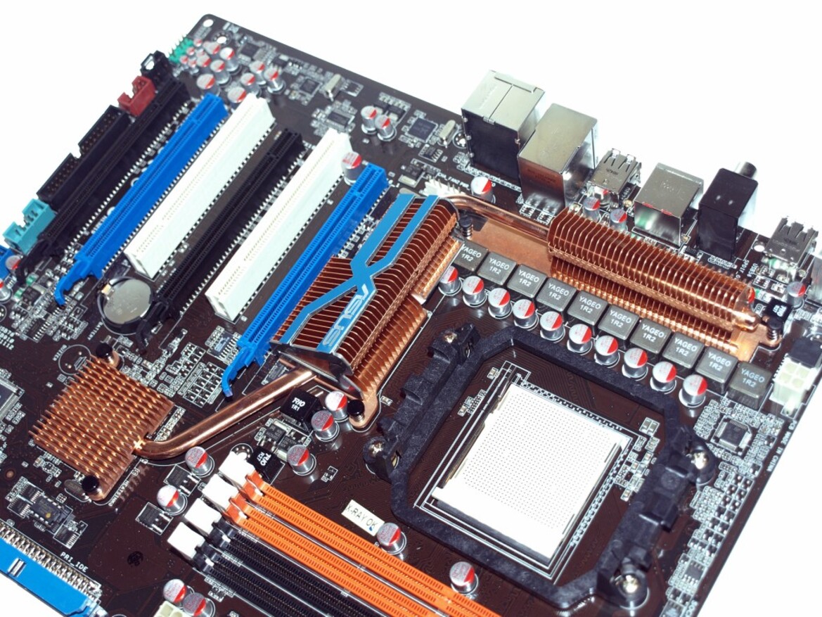 AMD Phenom II X4 810 and X3 720 BE Processors