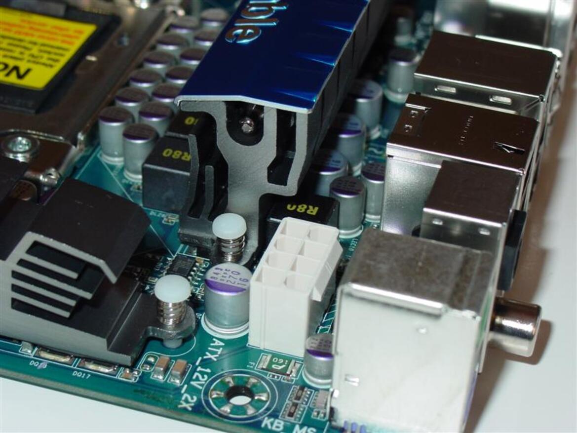 X58 for the Masses: Gigabyte's EX58-UD3R & EX58-UD4P