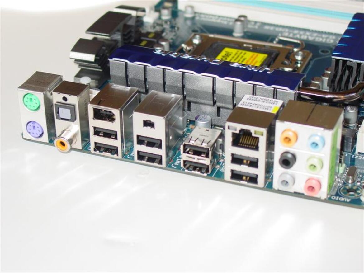 X58 for the Masses: Gigabyte's EX58-UD3R & EX58-UD4P