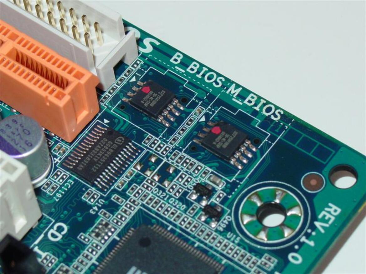 X58 for the Masses: Gigabyte's EX58-UD3R & EX58-UD4P