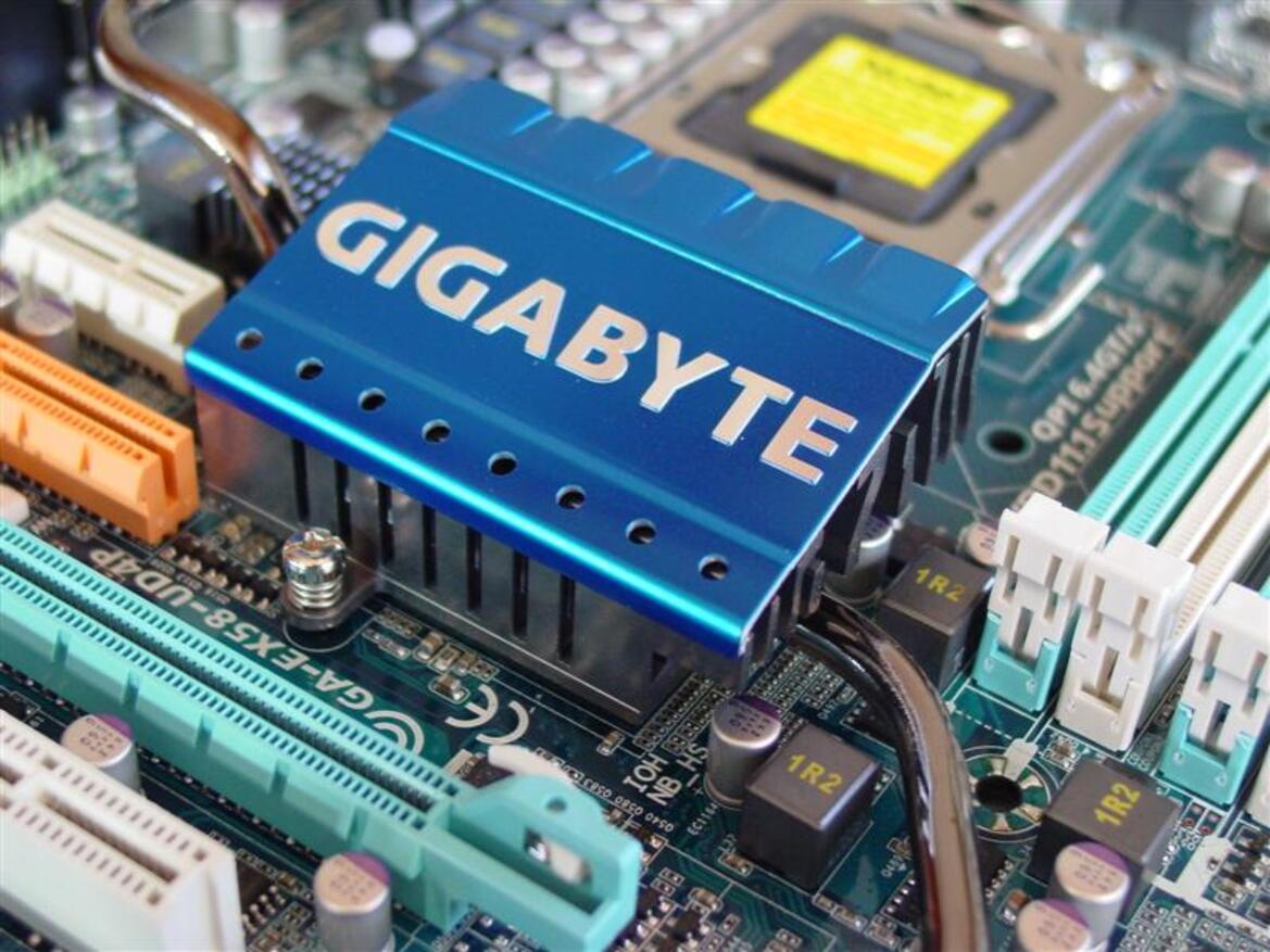 X58 for the Masses: Gigabyte's EX58-UD3R & EX58-UD4P