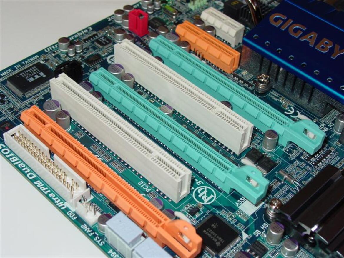 X58 for the Masses: Gigabyte's EX58-UD3R & EX58-UD4P