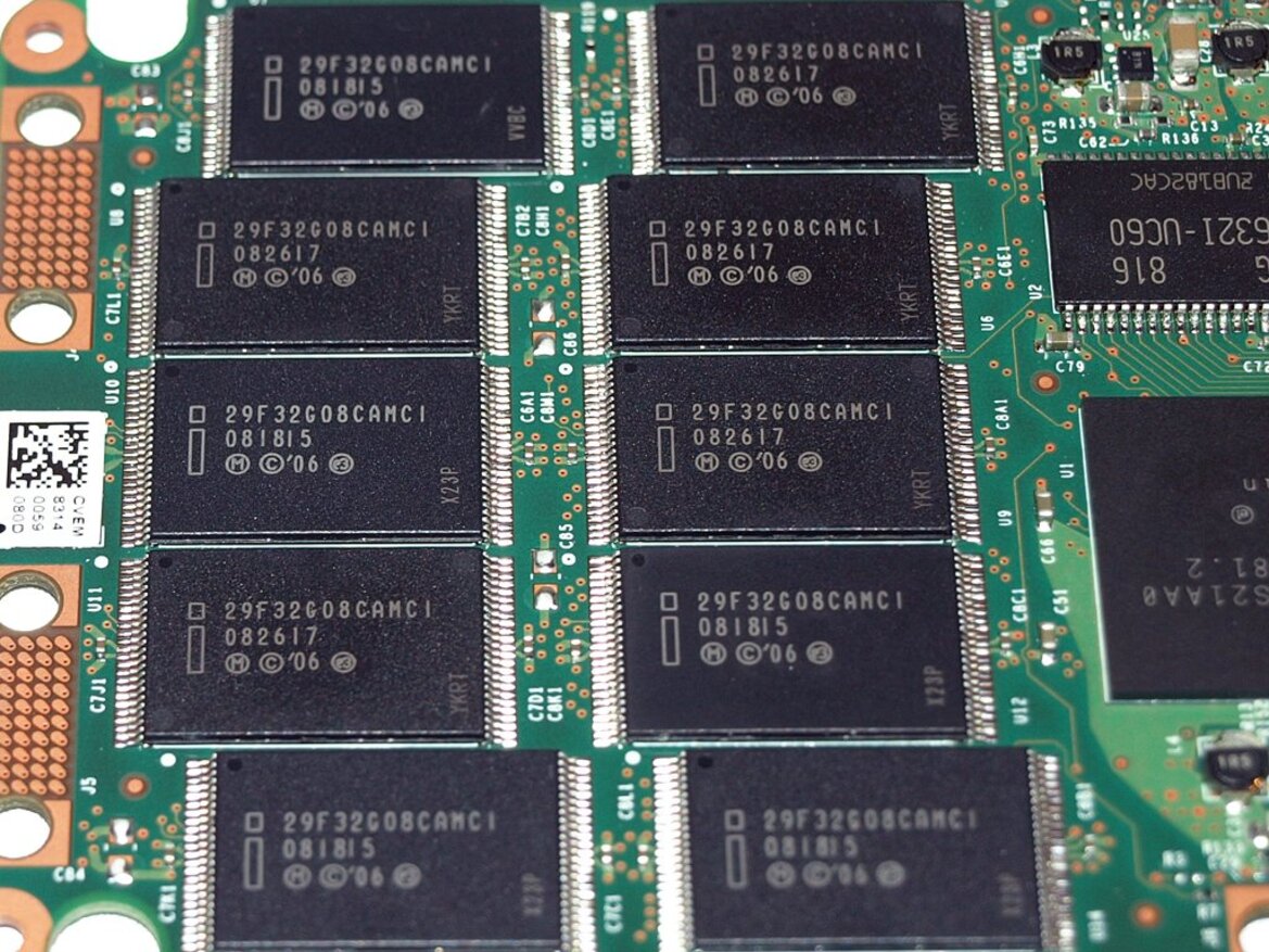 4-Way SSD Round-Up, OCZ, Corsair, Kingston, ST