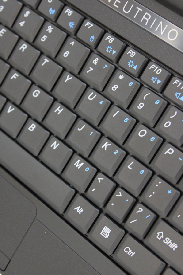 OCZ Technology Neutrino Netbook Review